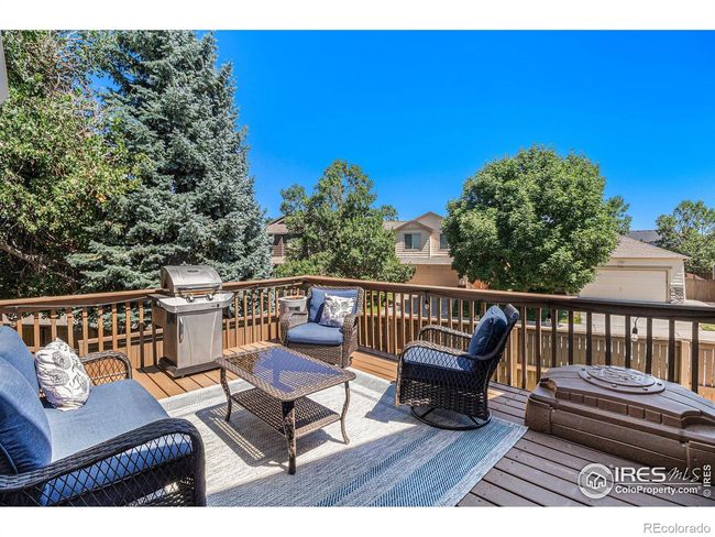 Large deck for entertaining | Image 27