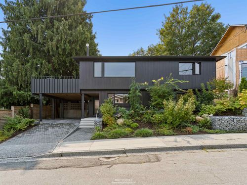 476 E 29th Ave, Vancouver, BC, V5V2R7 | Card Image