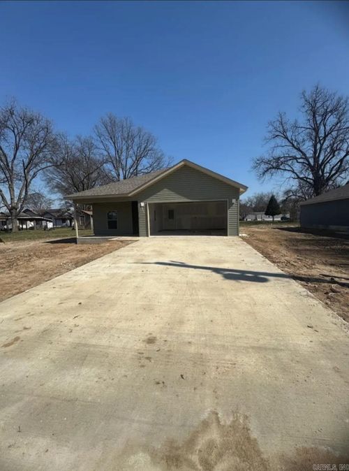 207 Thopmpson, Luxora, AR, 72358 | Card Image