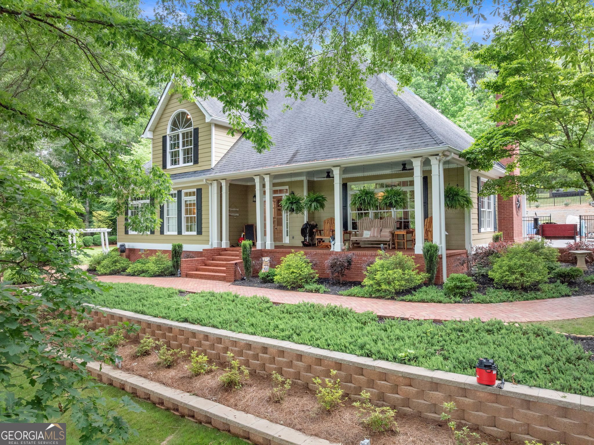Residential in Commerce