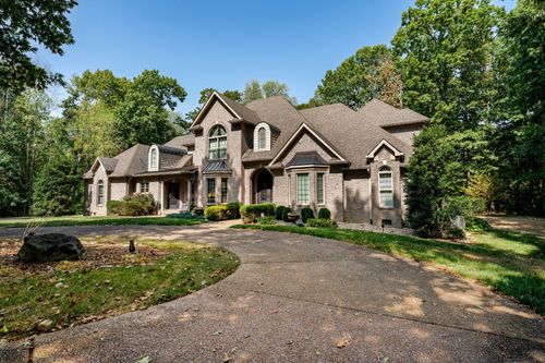 1028 Fairways Dr, Greenbrier, TN, 37073-5911 | Card Image