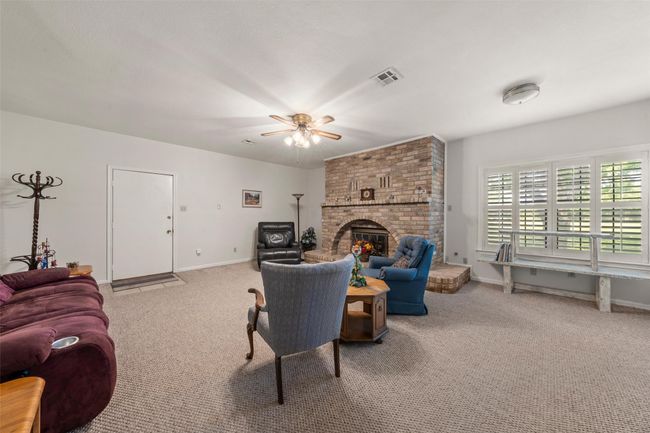 386 W Main St, House other with 3 bedrooms, 2 bathrooms and null parking in Elm Mott TX | Image 17