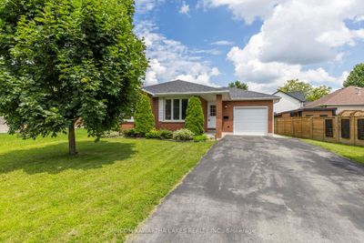 632 Pinewood Dr, House other with 3 bedrooms, 2 bathrooms and 3 parking in Peterborough ON | Image 2