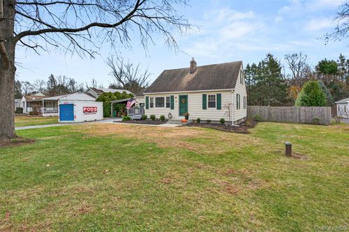 51 Ward Pl, Fishkill, NY, 12524-3217 | Card Image