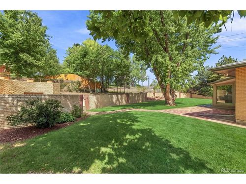 8035 E Jefferson Pl, Denver, CO, 80237-1516 | Card Image
