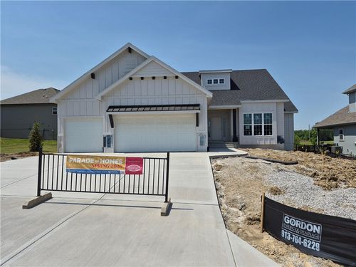 4490 Aspen Dr, Basehor, KS, 66007-9799 | Card Image