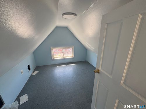 164 Coleman St, Bridgeport, CT, 06604-3010 | Card Image