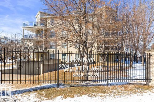 9704 174 St Nw, Edmonton, AB, T5T6J4 | Card Image