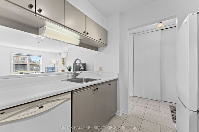104 - 1099 Cadboro Rd, Condo with 2 bedrooms, 1 bathrooms and 1 parking in Gloucester ON | Image 13