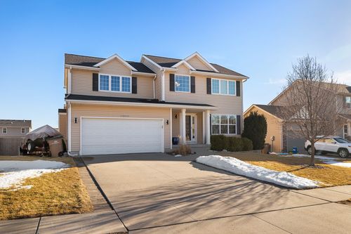 8334 Dakota Drive, West Des Moines, IA, 50266 | Card Image