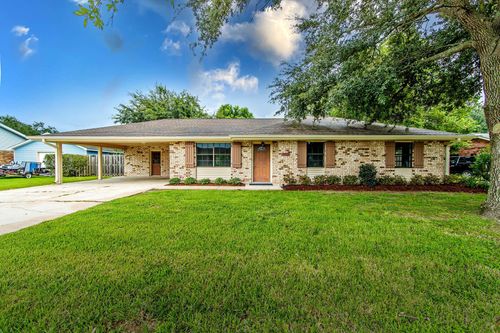 303 Hermitage Dr, Thibodaux, LA, 70301-2916 | Card Image
