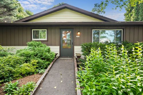 3709 High Rd, Middleton, WI, 53562-1003 | Card Image