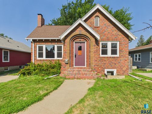 715 S Menlo Ave Avenue, Sioux Falls, SD, 57104 | Card Image