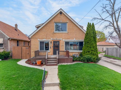 3521 S 11th St, Milwaukee, WI, 53221-1717 | Card Image