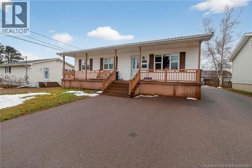 338 Ste-Croix St, Dieppe, NB, E1A1Y7 | Card Image