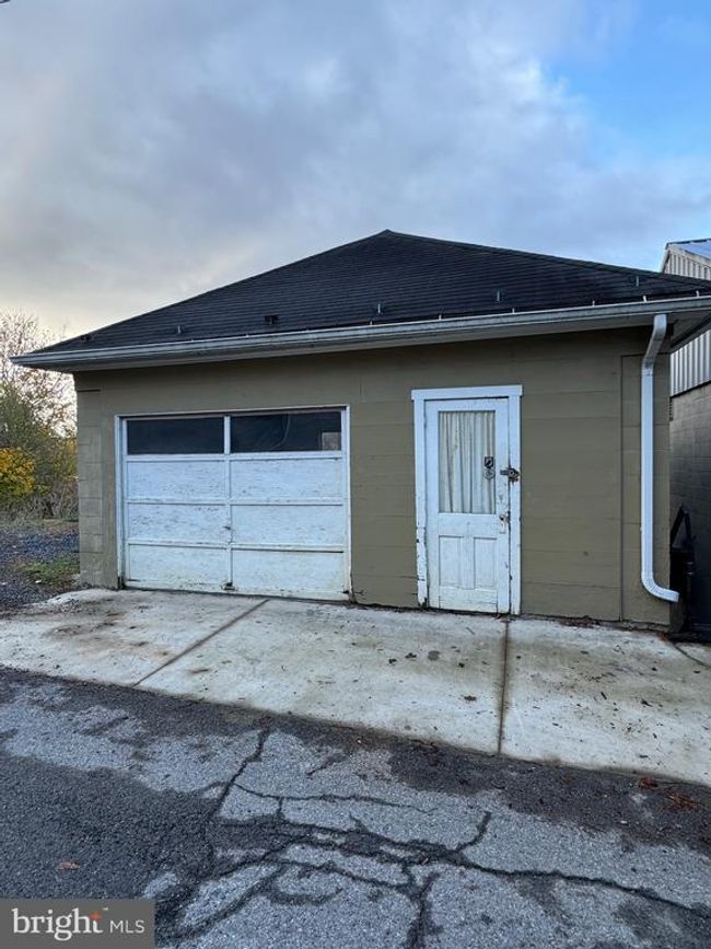 421 Moore St, House other with 3 bedrooms, 2 bathrooms and null parking in HUNTINGDON PA | Image 55