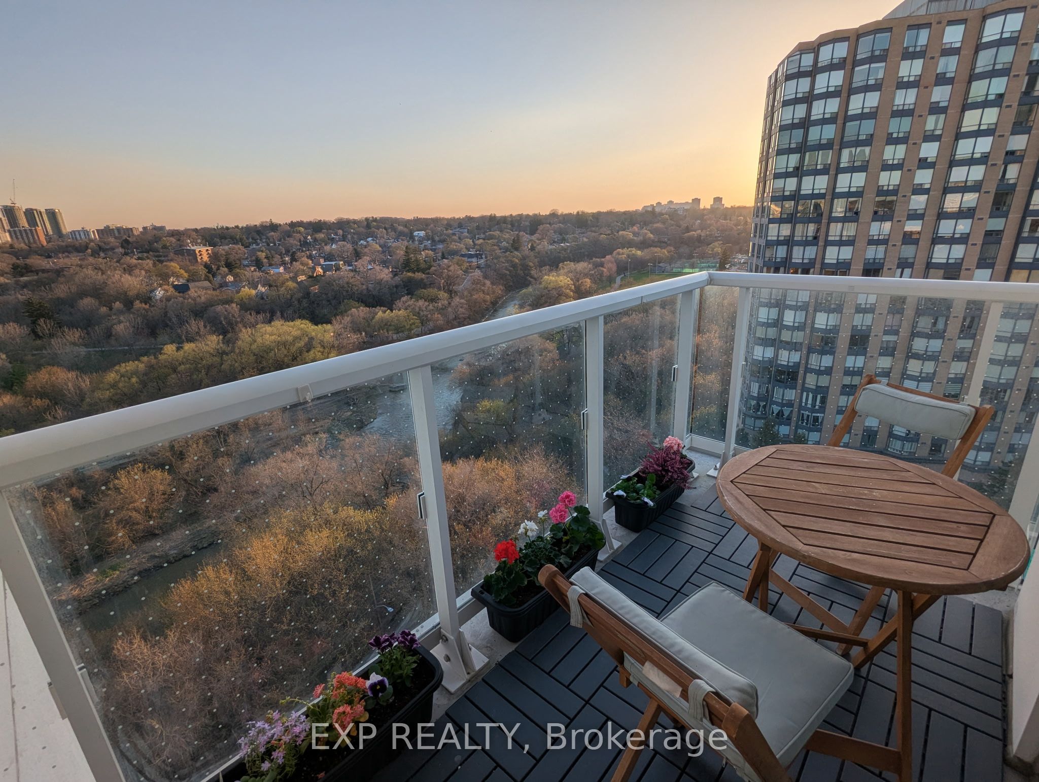 Residential in Toronto W04 2