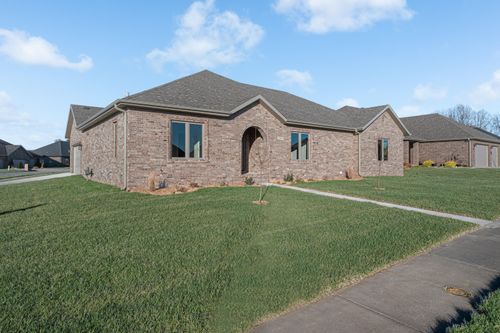 3579 W Cherokee St, Springfield, MO, 65807-2696 | Card Image