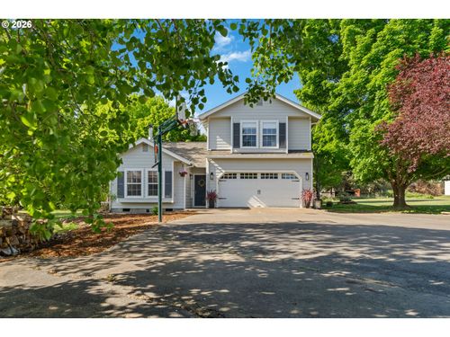 1051 Cannon Dr, Hood River, OR, 97031-9747 | Card Image
