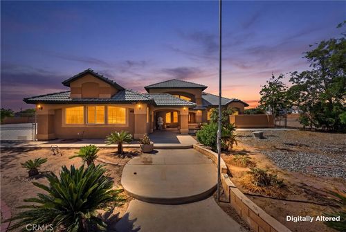 7264 Kuki St, Oak Hills, CA, 92344-8666 | Card Image