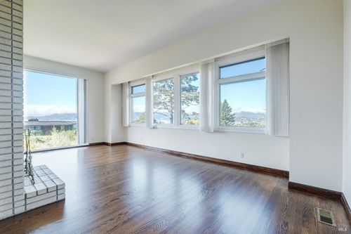 90 Geldert Dr, Belvedere Tiburon, CA, 94920-1434 | Card Image