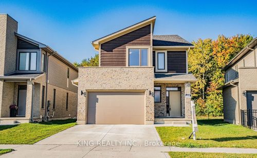 690 Chelton Rd, London, ON, N6M0H8 | Card Image