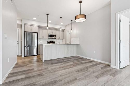 420-40 Carrington Plaza Nw, Calgary, AB, T3P1X7 | Card Image