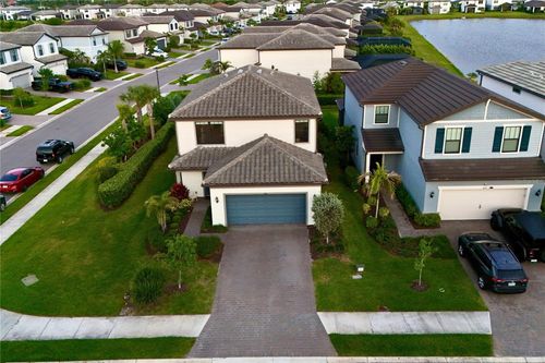 6111 Bluestar Ct, Lakewood Ranch, FL, 34211-1782 | Card Image