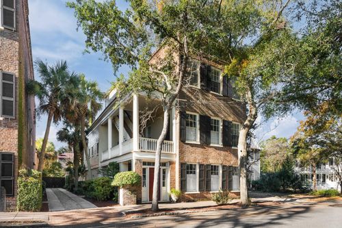 49 Smith St, Charleston, SC, 29401-1718 | Card Image