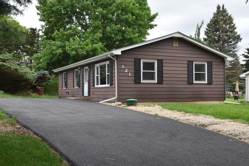 121 Pheasant Trl, Carpentersville, IL, 60110-1450 | Card Image