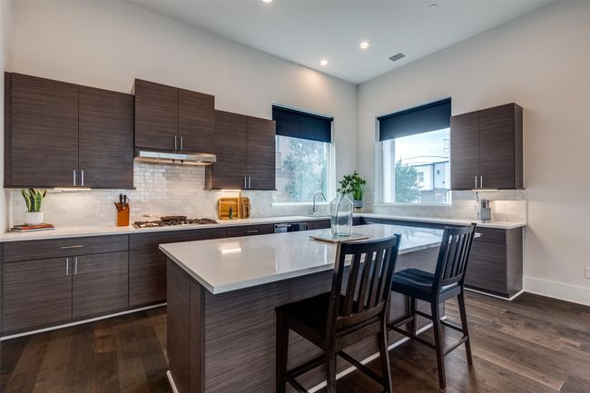 APT-501 - 381 E Greenbriar Ln, Townhouse with 3 bedrooms, 4 bathrooms and null parking in Dallas TX | Image 18