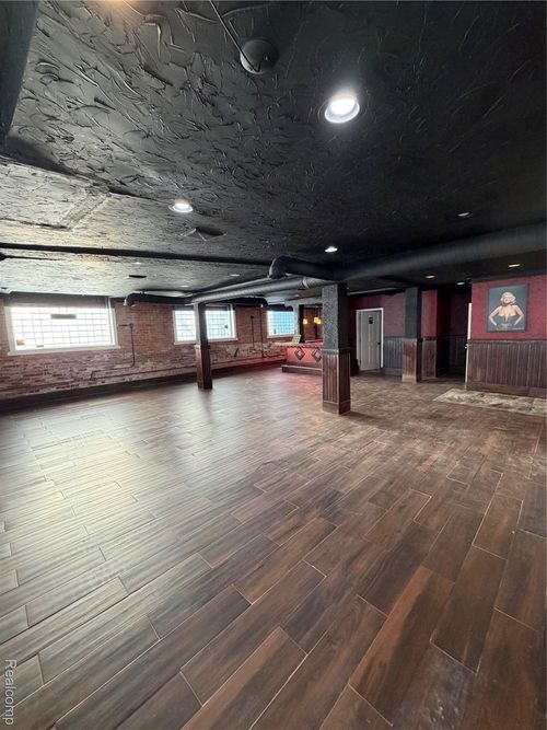 2619 John R St, Detroit, MI, 48201-3133 | Card Image