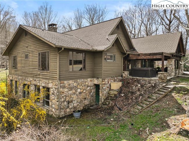 126 Rock Ledge Ln, House other with 5 bedrooms, 5 bathrooms and null parking in Sugar Mountain NC | Image 28
