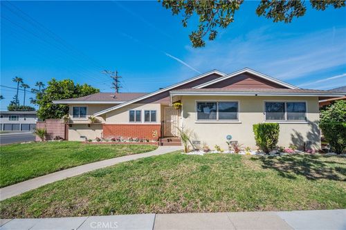 10725 S 8th Ave, Inglewood, CA, 90303-1519 | Card Image