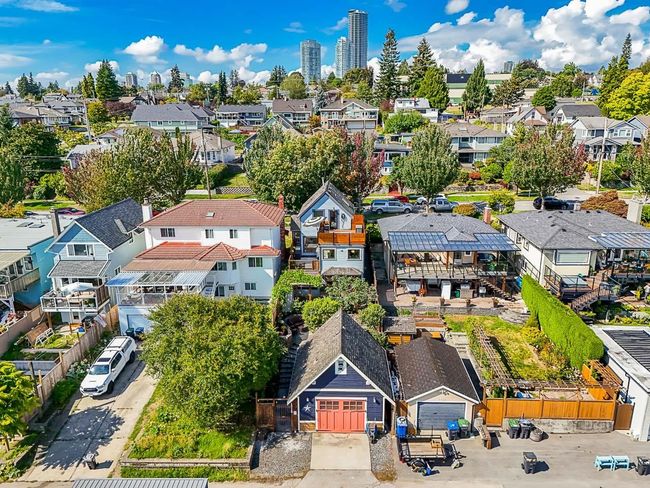 1716 7 Th Ave, House other with 3 bedrooms, 3 bathrooms and null parking in New Westminster BC | Image 36