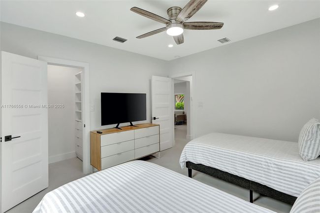 646 Ne 114 Th St, House other with 3 bedrooms, 2 bathrooms and null parking in Biscayne Park FL | Image 28