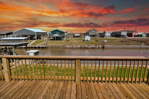 976 County Road 202, Sargent, TX, 77414-2206 | Card Image