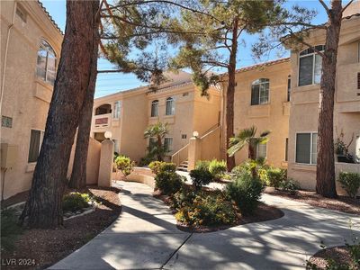 2015 - 7400 W Flamingo Road, Condo with 2 bedrooms, 2 bathrooms and null parking in Las Vegas NV | Image 2