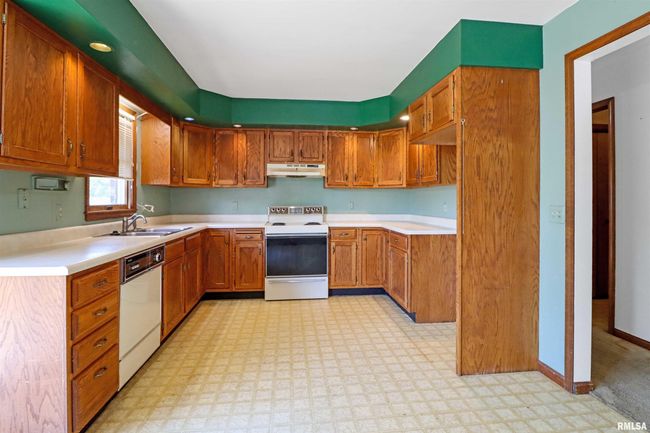 2210-2212 W Huntington Dr, Home with 0 bedrooms, 0 bathrooms and 2 parking in Quincy IL | Image 6