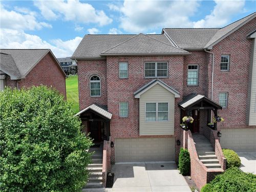 2000 Saint Andrews Ct, Jeannette, PA, 15644-4734 | Card Image