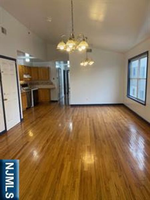 2707 Central Ave, Union City, NJ, 07087-7495 | Card Image