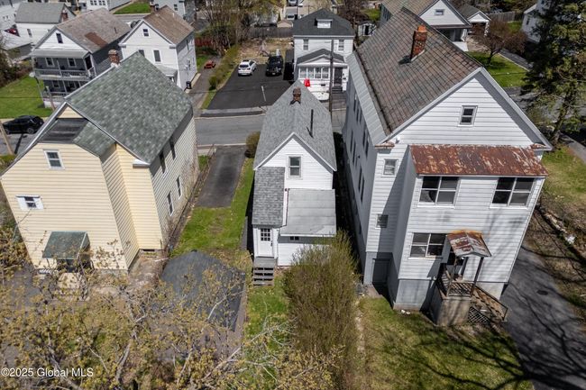 556 Clarendon St, House other with 2 bedrooms, 1 bathrooms and 2 parking in Schenectady NY | Image 21