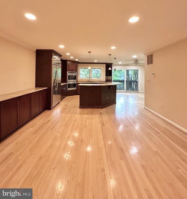 2021 Lakebreeze Way, Townhouse with 3 bedrooms, 4 bathrooms and null parking in RESTON VA | Image 9