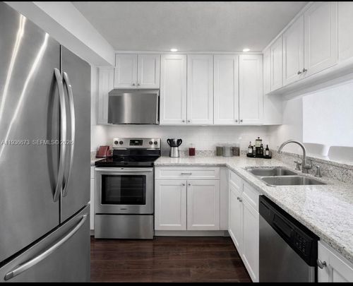 apt-305-102 Sw 6th Ave, Miami, FL, 33130-1493 | Card Image