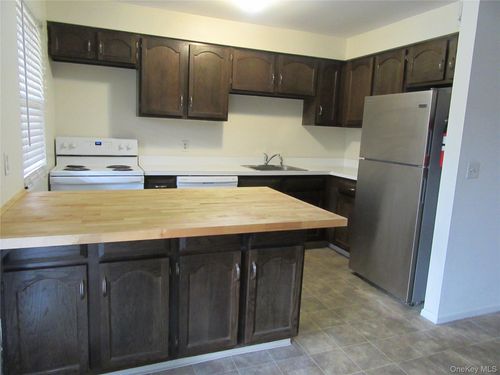apt-10-41 Weathervane Dr, Washingtonville, NY, 10992-2223 | Card Image
