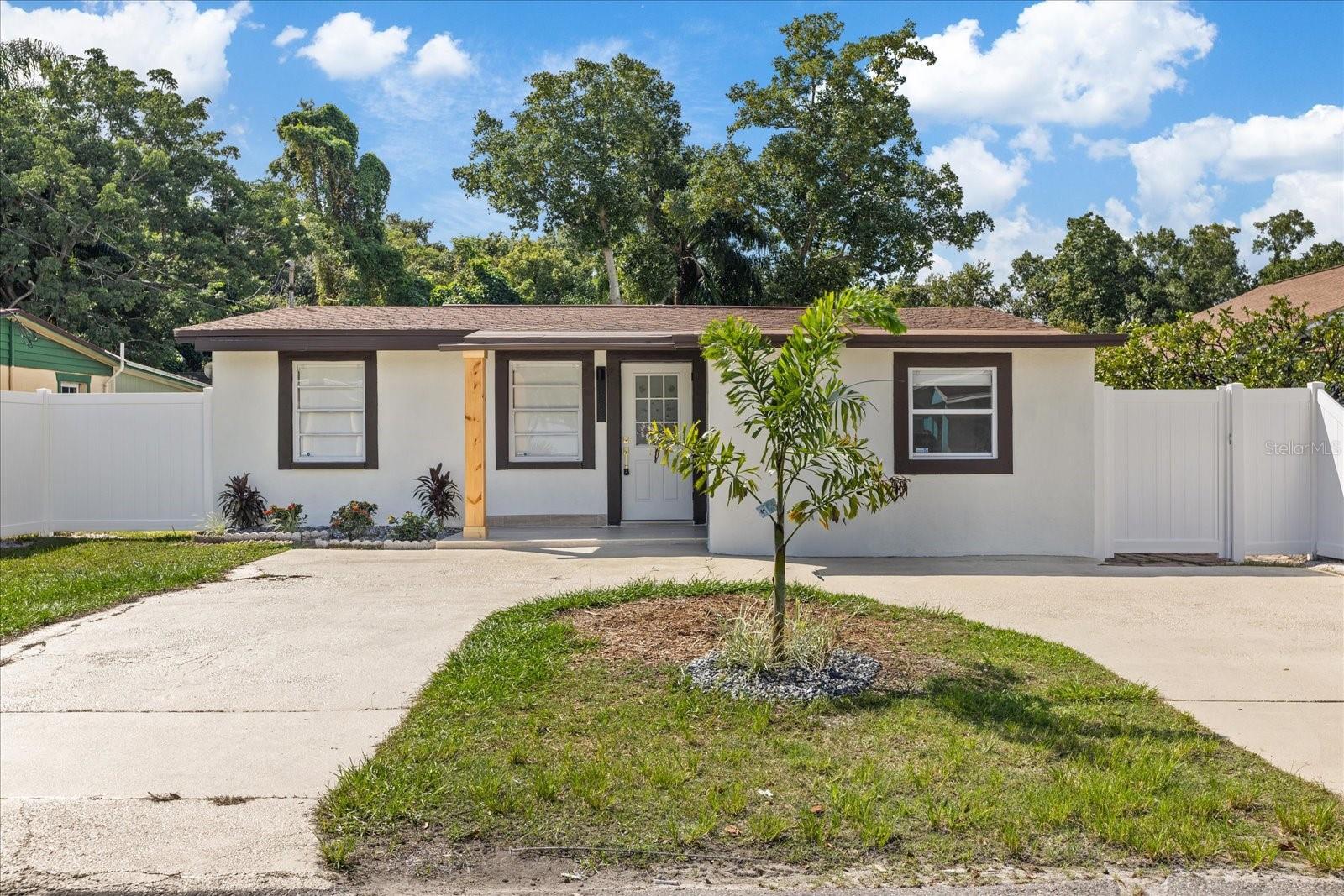 Donald Ave, Tampa, FL 33614