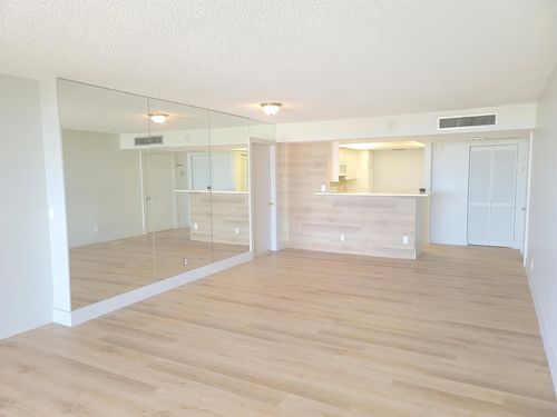apt-603-2425 Presidential Way, West Palm Beach, FL, 33401-1308 | Card Image