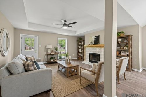 7367 Cherrydale Dr, Denham Springs, LA, 70706-1956 | Card Image