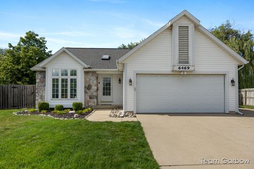 6469 Edgeknoll Ct Se, Grand Rapids, MI, 49508-7366 | Card Image
