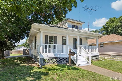 304 N Chiles Street, Carlinville, IL, 62626 | Card Image